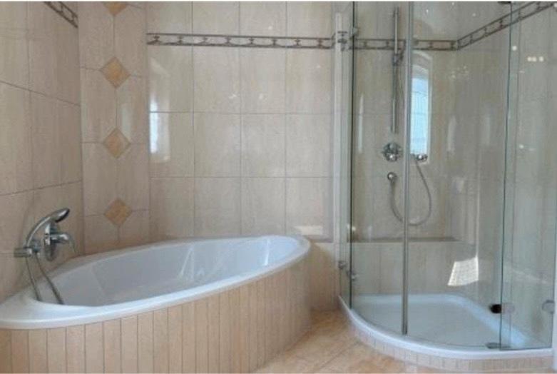 Erdgeschoßwohnung Dingolfing - 4.5 Zimmer, 125 m&sup2;, 1.250&euro; | Angebot:24852108