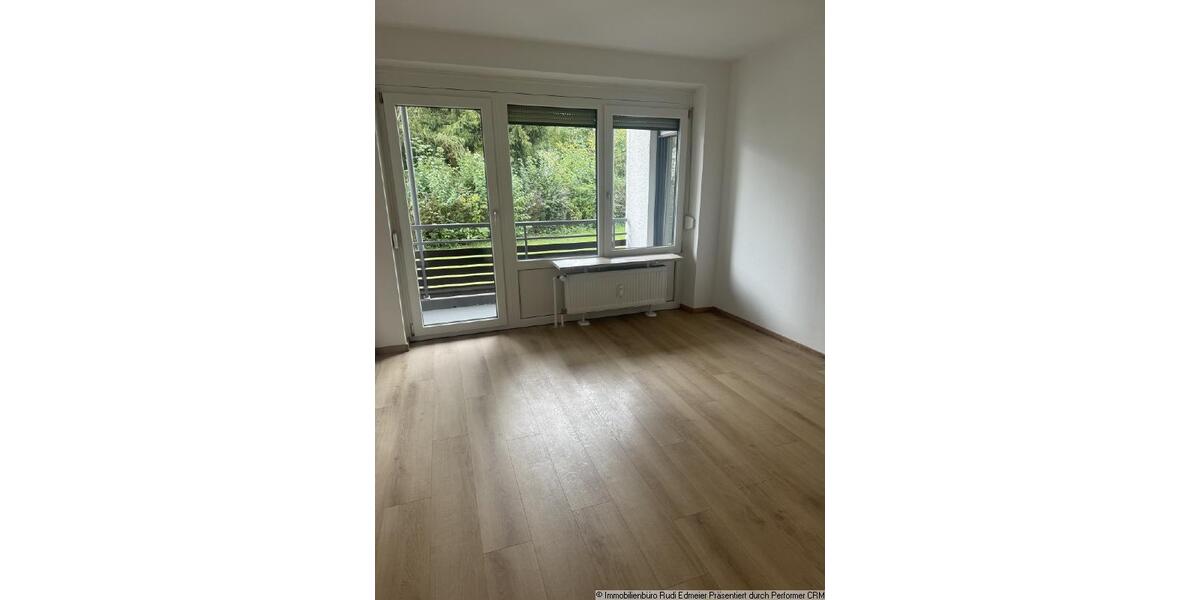 Erdgeschoßwohnung Deggendorf - 3.5 Zimmer, 91 m&sup2;, 790&euro; | Angebot:26548873