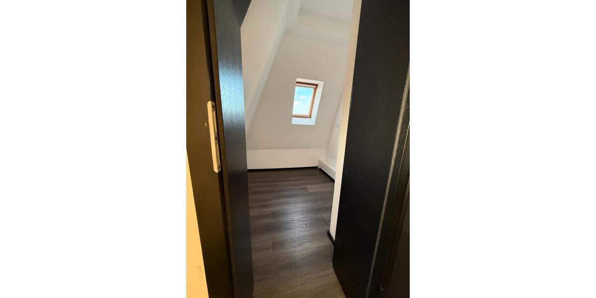 Dachgeschoßwohnung Werl - 4 Zimmer, 125 m&sup2;, 1.200&euro; | Angebot:26538368