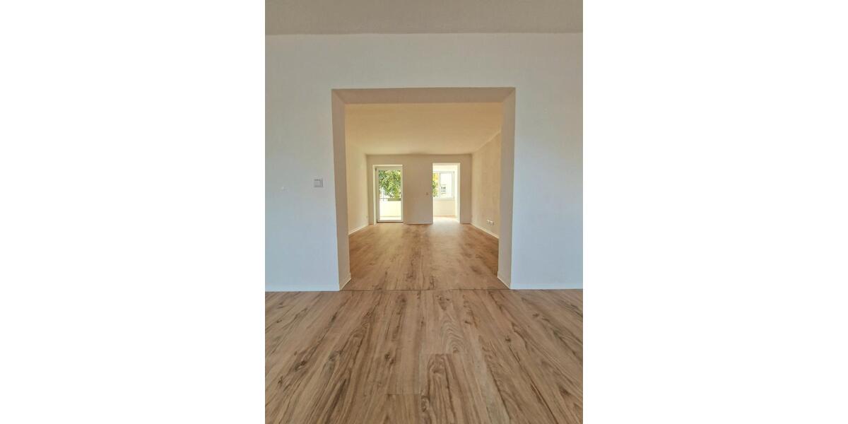 Erdgeschoßwohnung Glauchau - 2.5 Zimmer, 87 m&sup2;, 783&euro; | Angebot:26194727