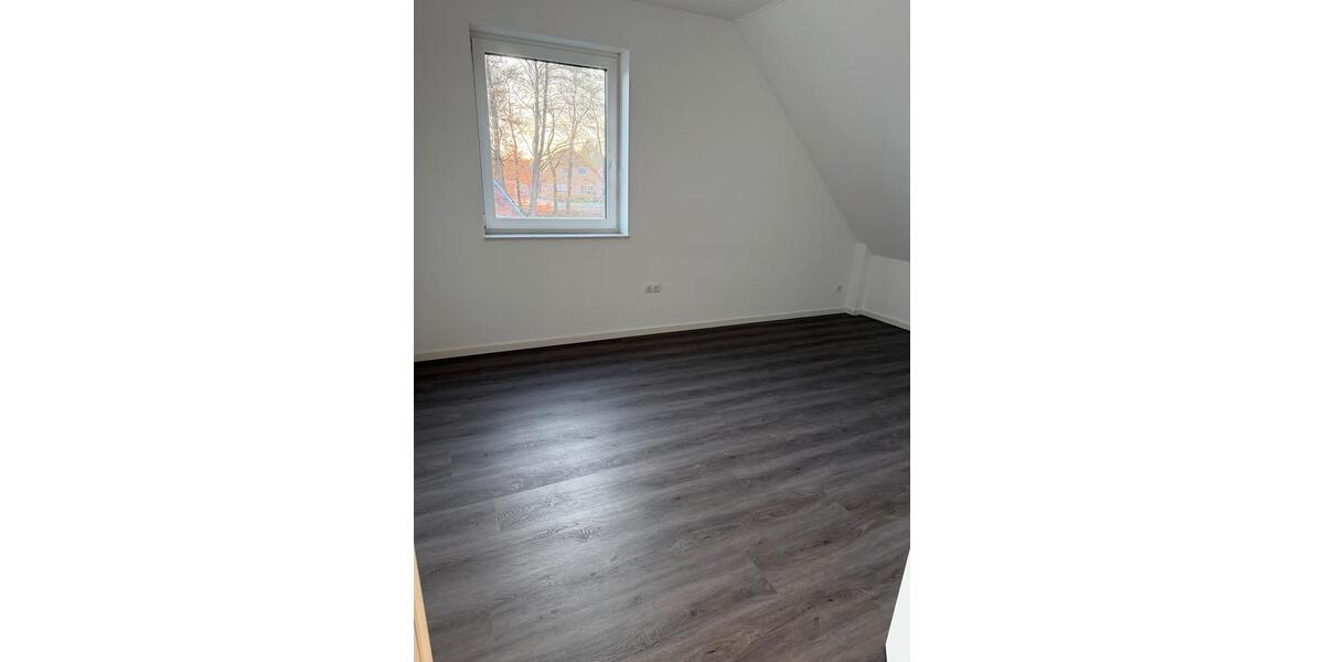 Etagenwohnung Papenburg - 4 Zimmer, 120 m&sup2;, 1.100&euro; | Angebot:25297390