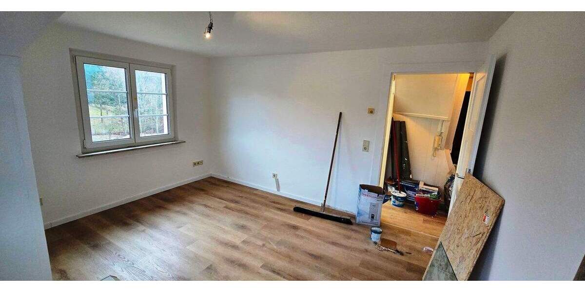 Attraktive frisch sanierte 4-Zimmer-Wohnung in Müllheim-Feldberg. Frei zum 01.02.2026 4 zimmer