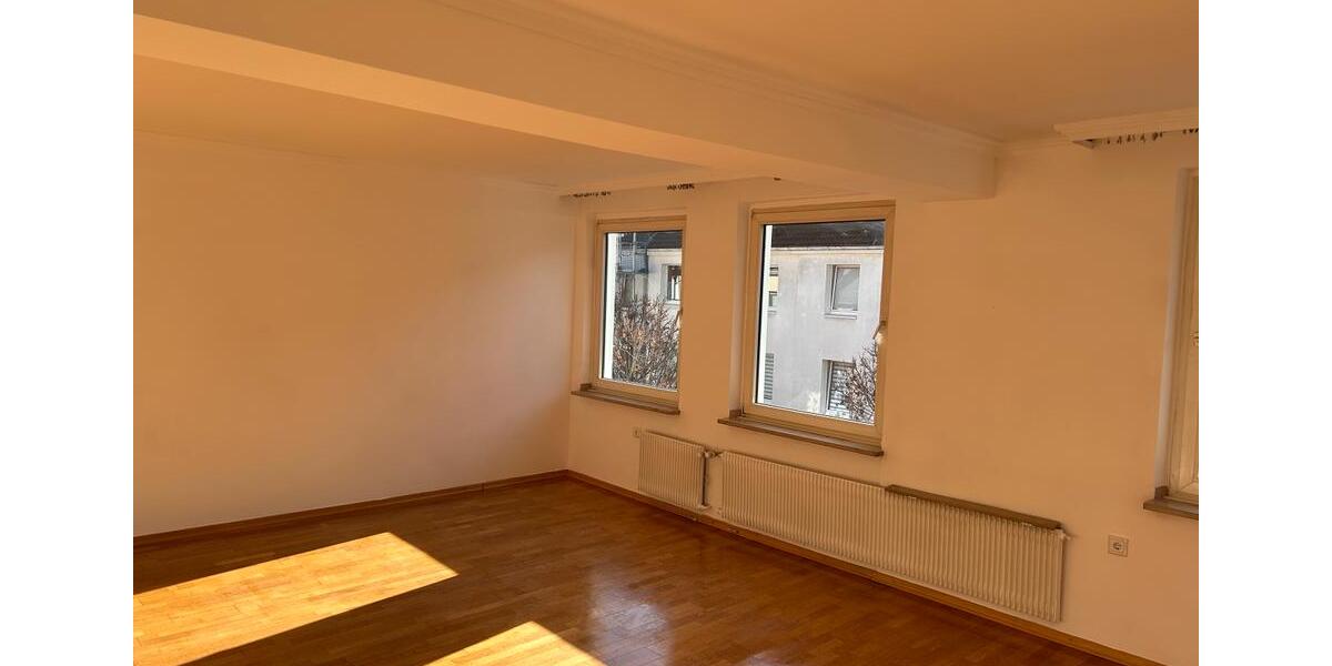 Etagenwohnung Düsseldorf Stadtbezirk 3 - 3 Zimmer, 94 m&sup2;, 1.570&euro; | Angebot:25105146