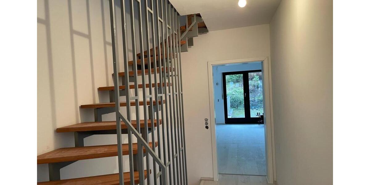 Reihenhaus Wuppertal Gemarkung Elberfeld - 5 Zimmer, 165 m&sup2;, 1.800&euro; | Angebot:25057867