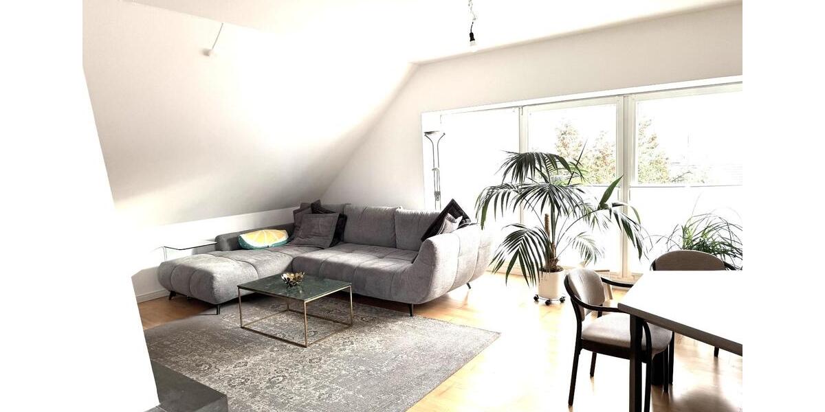 Moderne, ruhige 4-Zimmer Dachgeschosswohnung mit Loggia 4 zimmer