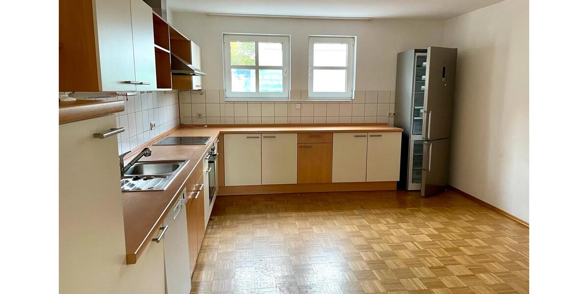 Doppelhaushälfte Kaiserslautern Betzenberg - 6 Zimmer, 179 m&sup2;, 2.250&euro; | Angebot:25023011