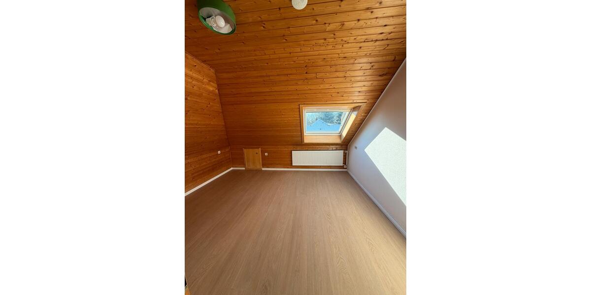 Einfamilienhaus Brunsbüttel - 7.5 Zimmer, 185 m&sup2;, 1.600&euro; | Angebot:25073557