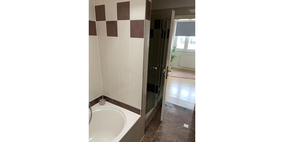 Dachgeschoßwohnung Bielefeld - 3.5 Zimmer, 110 m&sup2;, 1.100&euro; | Angebot:24418428