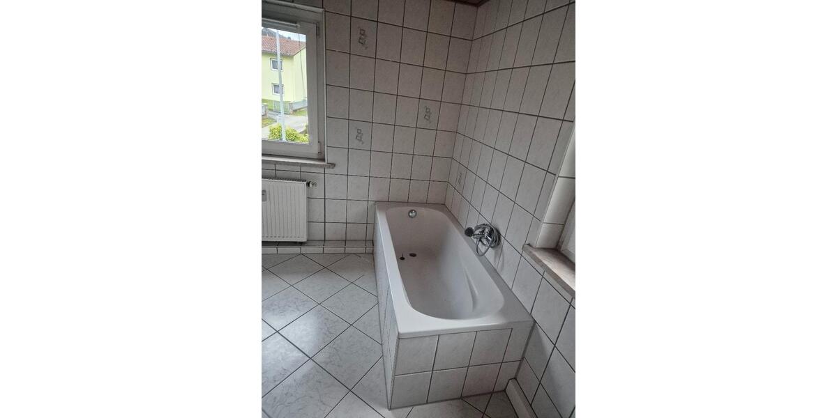 Etagenwohnung Helmbrechts - 2 Zimmer, 77 m&sup2;, 430&euro; | Angebot:26561803