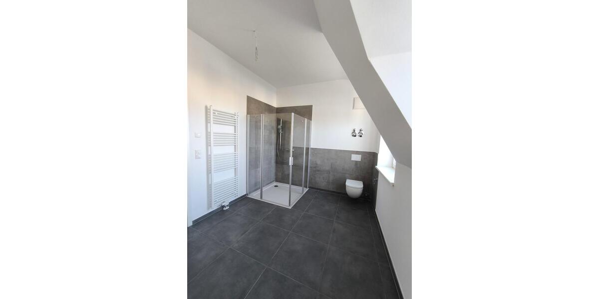Dachgeschoßwohnung Burg - 2 Zimmer, 90 m&sup2;, 804&euro; | Angebot:20971032