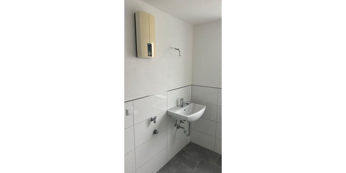 Erdgeschoßwohnung Breuna - 2 Zimmer, 73 m&sup2;, 750&euro; | Angebot:26639042