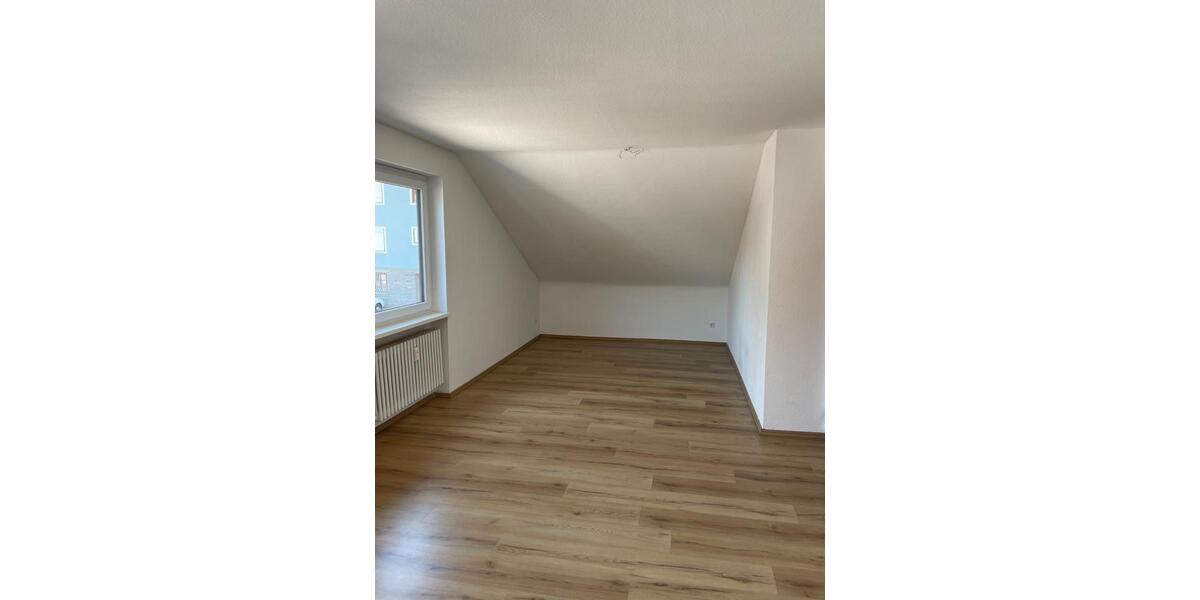 Dachgeschoßwohnung Randersacker - 2 Zimmer, 55 m&sup2;, 860&euro; | Angebot:26033547