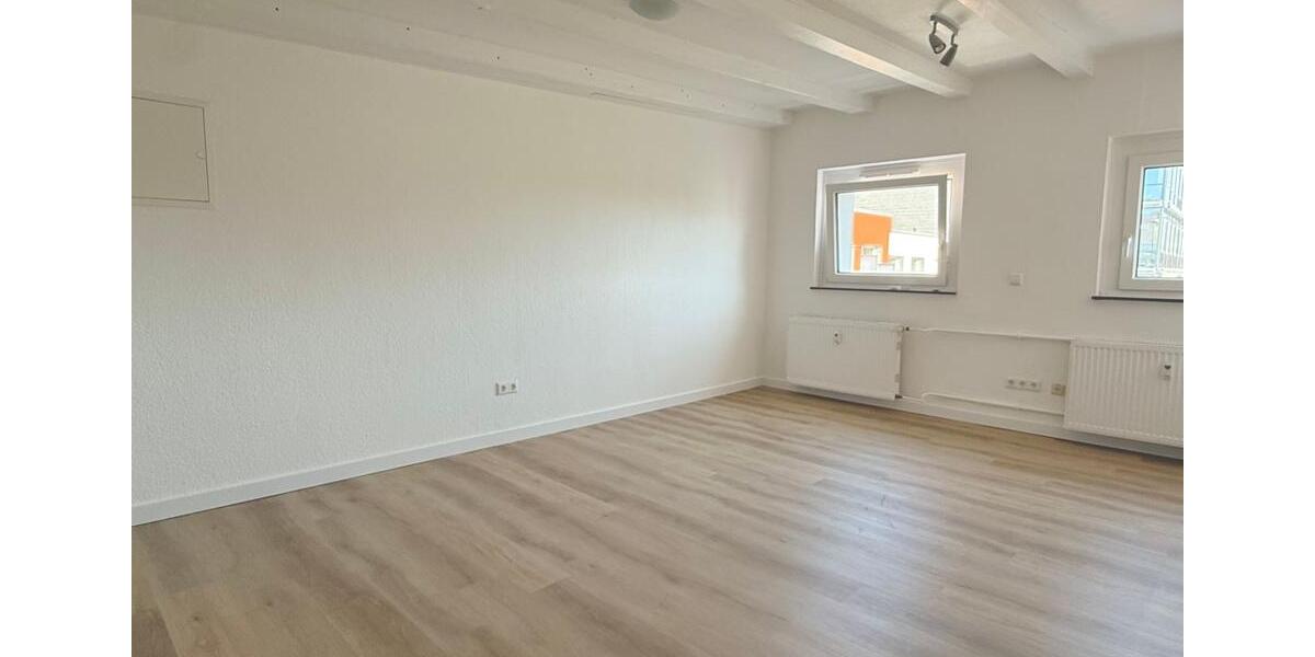 Dachgeschoßwohnung Hannover Vahrenwald-List - 3 Zimmer, 99 m&sup2;, 989&euro; | Angebot:26364151