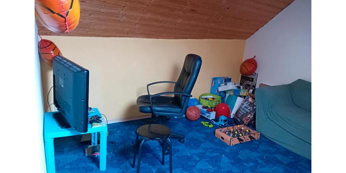 Dachgeschoßwohnung Eppelborn - 3 Zimmer, 75 m&sup2;, 690&euro; | Angebot:26215945