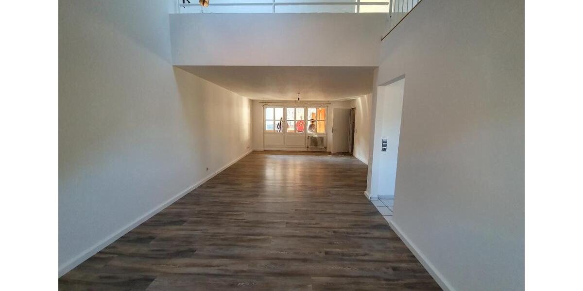 Maisonettenwohnung Waldshut-Tiengen Tiengen - 4.5 Zimmer, 122 m&sup2;, 1.200&euro; | Angebot:25102715