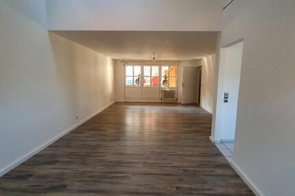 Wohnung Waldshut-Tiengen Tiengen - 4.5 Zimmer, 122 m&sup2;, 1.200&euro; | Angebot:25102715