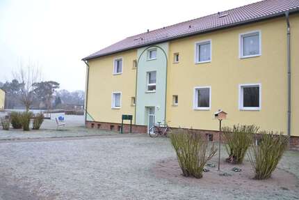 Wohnung zum Mieten in Pinnow 180 € 28.06 m² 1 zimmer