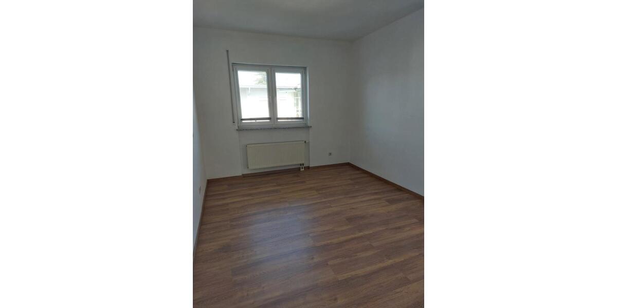 Etagenwohnung Schönebeck (Elbe) - 3 Zimmer, 79 m&sup2;, 550&euro; | Angebot:26262558
