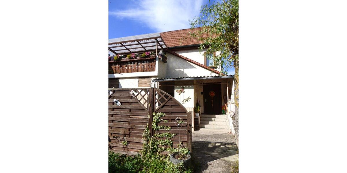 Etagenwohnung Themar - 5 Zimmer, 140 m&sup2;, 720&euro; | Angebot:26611370