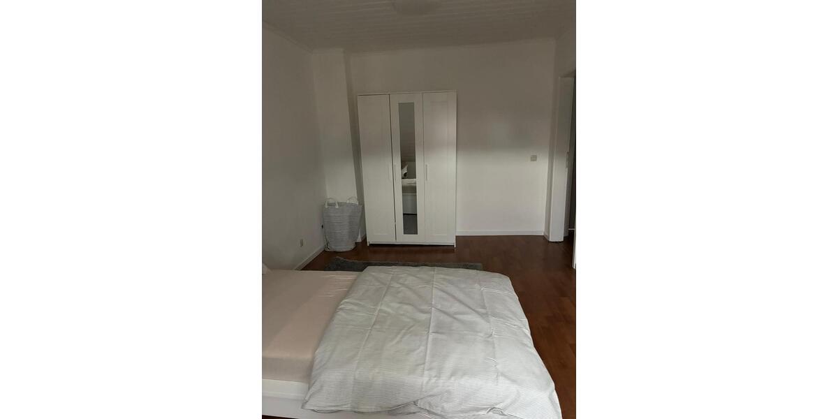 FRISCH MODERNISIERTE WG-ZIMMER – ERSTBEZUG IN BESTER LAGE 4 zimmer