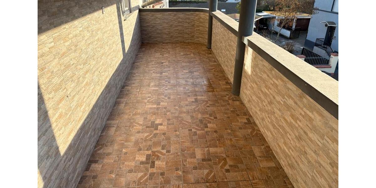 Dachgeschoßwohnung Eisenberg (Pfalz) - 3 Zimmer, 110 m&sup2;, 1.100&euro; | Angebot:25902441