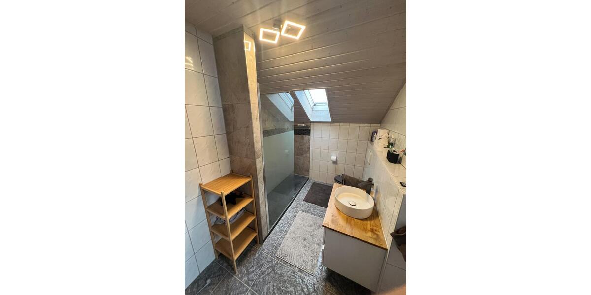 Erstklassige möblierte Wohnung in ruhiger Lage zu vermieten 3 zimmer