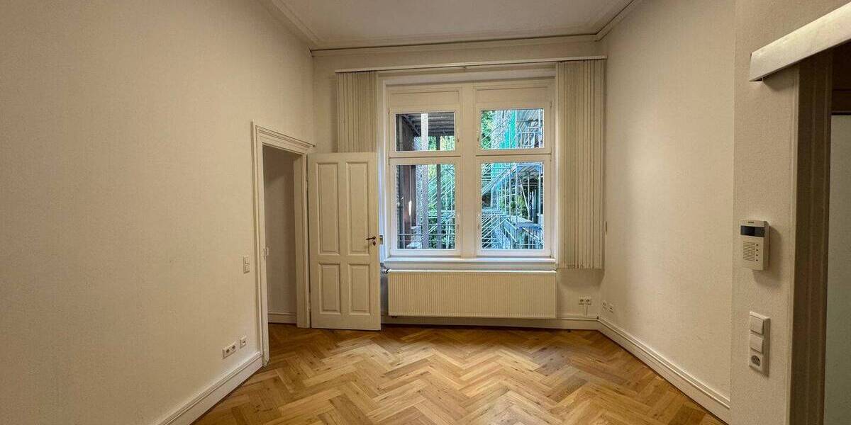 Gewerbeobjekt Baden-Baden Innenstadt - 3 Zimmer, 82 m&sup2;, 900&euro; | Angebot:26080119