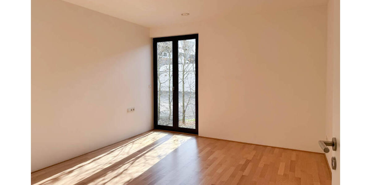 Etagenwohnung Neu-Ulm Ludwigsfeld - 3 Zimmer, 115 m&sup2;, 1.575&euro; | Angebot:26142407