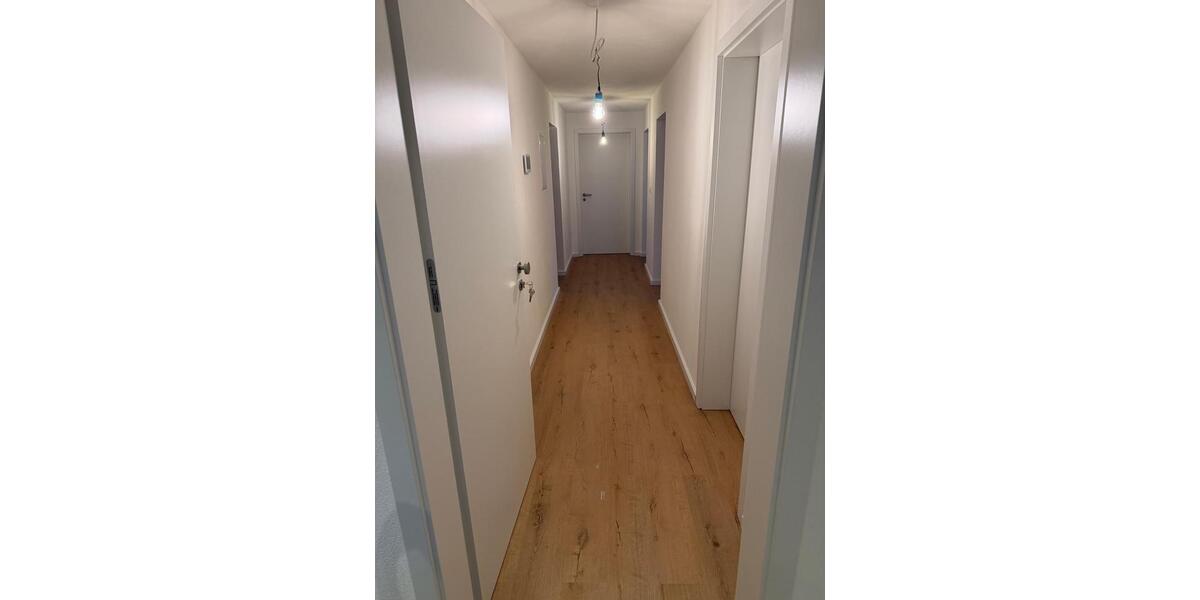 Dachgeschoßwohnung Vöhringen - 3.5 Zimmer, 80 m&sup2;, 900&euro; | Angebot:26049592