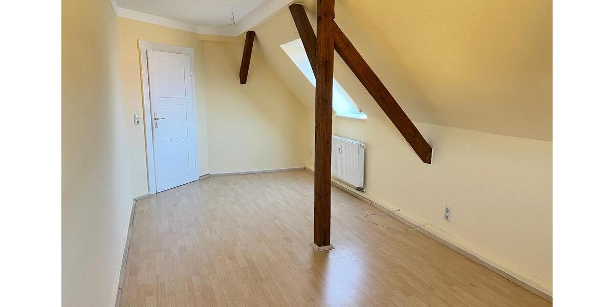 Dachgeschoßwohnung Riesa - 3 Zimmer, 95 m&sup2;, 665&euro; | Angebot:23021009