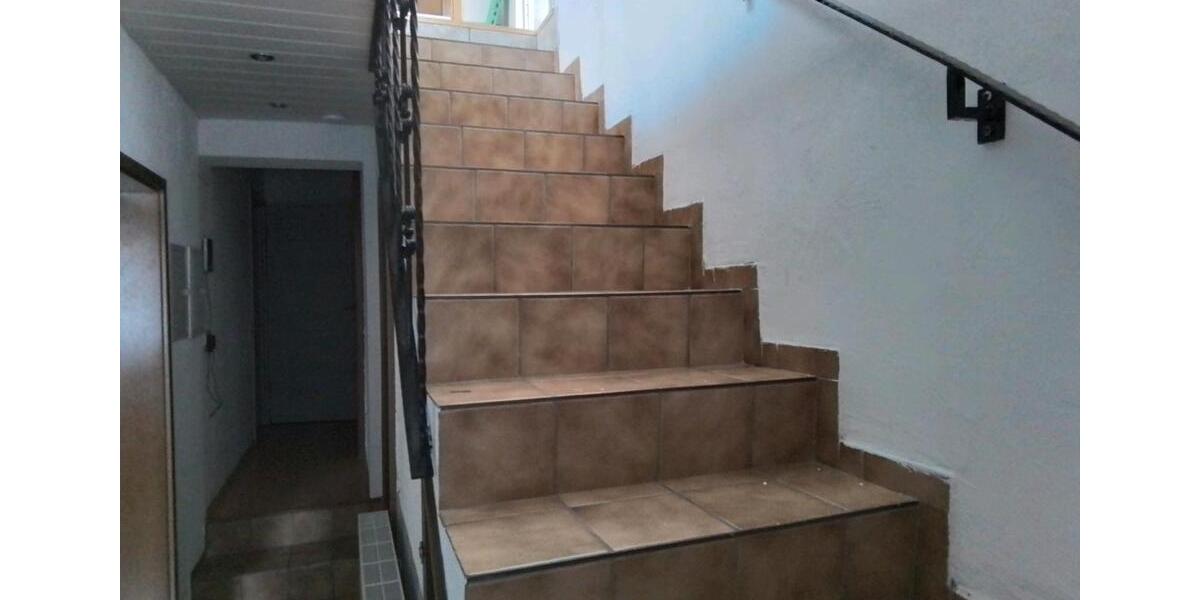 Etagenwohnung Schiffweiler - 2 Zimmer, 90 m&sup2;, 600&euro; | Angebot:24673812