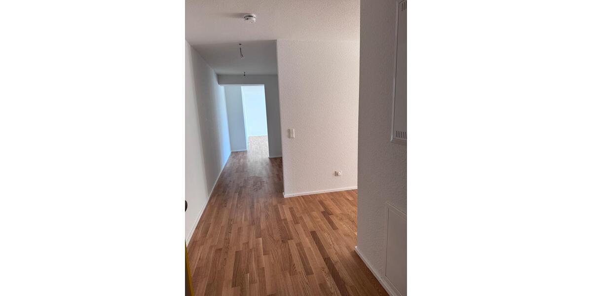 Erstbezug: Barrierefreie 3-Zi. Whg. Inkl Küche und 2 Parkplätzen 3 zimmer