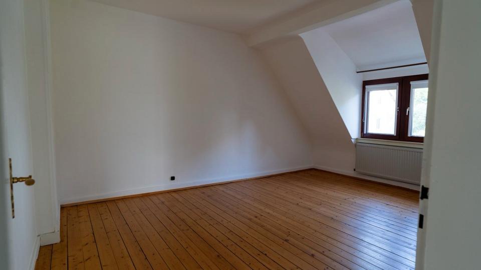 Dachgeschoßwohnung Saarbrücken St. Arnual - 3 Zimmer, 80 m&sup2;, 980&euro; | Angebot:26236826