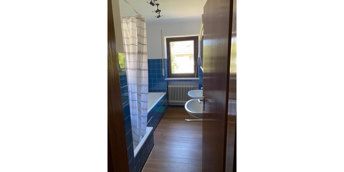 Zentral gelegene 5-Zimmer-Wohnung mit Balkon in Meitingen zimmer