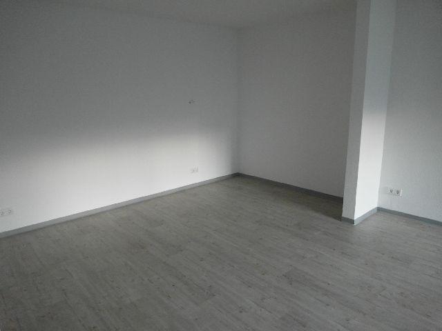 Ruhig im Zentrum! 1,5 - 2 Zi.-Whg. mit Badewanne, Balkon, hochwertiger Einbauküche und Kfz.-Platz! 1 zimmer