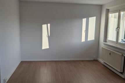 Wohnung Eisenach - 3 Zimmer, 60 m&sup2;, 400&euro; | Angebot:23227138