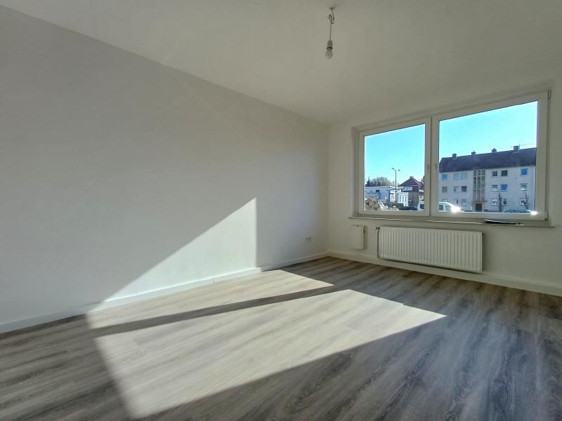 Sanierte 2-Zimmer-Wohnung in zentraler Lage! zimmer