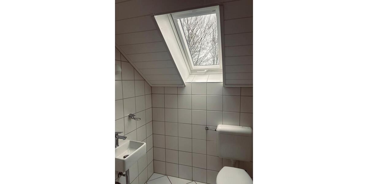 Dachgeschoßwohnung Lippstadt Overhagen - 4 Zimmer, 117 m&sup2;, 1.055&euro; | Angebot:25170835