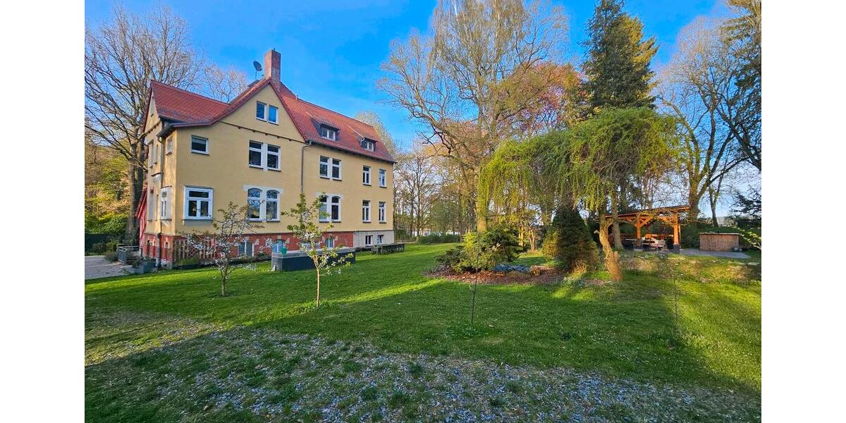 Villa Pausa-Mühltroff Mühltroff - 9 Zimmer, 320 m&sup2;, 2.500&euro; | Angebot:26365581