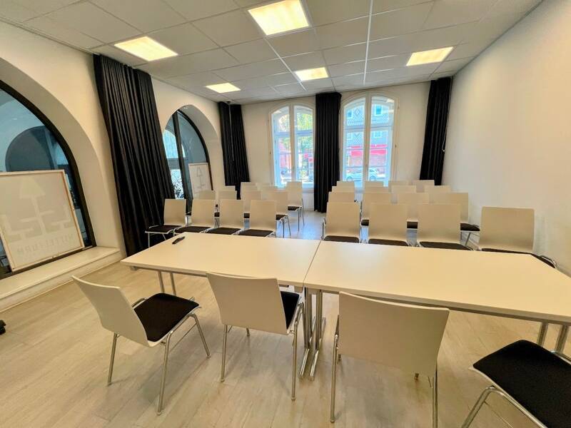 Büro- oder Ausstellungsfläche im östlichen Ringgebiet von Braunschweig zu vermieten ! Sofort frei