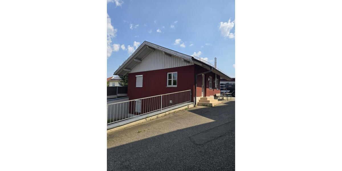 Einfamilienhaus Gangkofen - 4.5 Zimmer, 130 m&sup2;, 1.500&euro; | Angebot:25590858