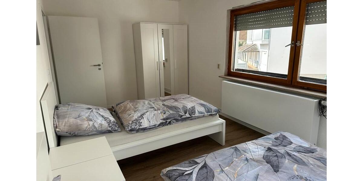 Wohnen auf Zeit Gladenbach - 9 Zimmer, 200 m&sup2;, 18&euro; | Angebot:24245225