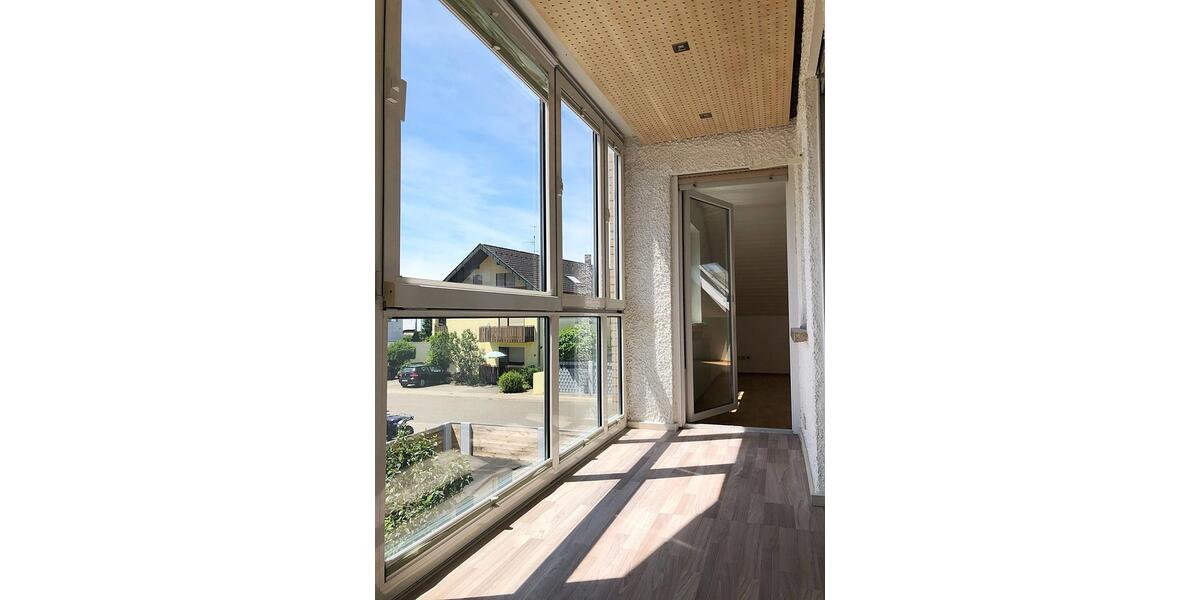 Lichtdurchflutete Wohnung mit Wintergarten & modernem Schnitt 3 zimmer