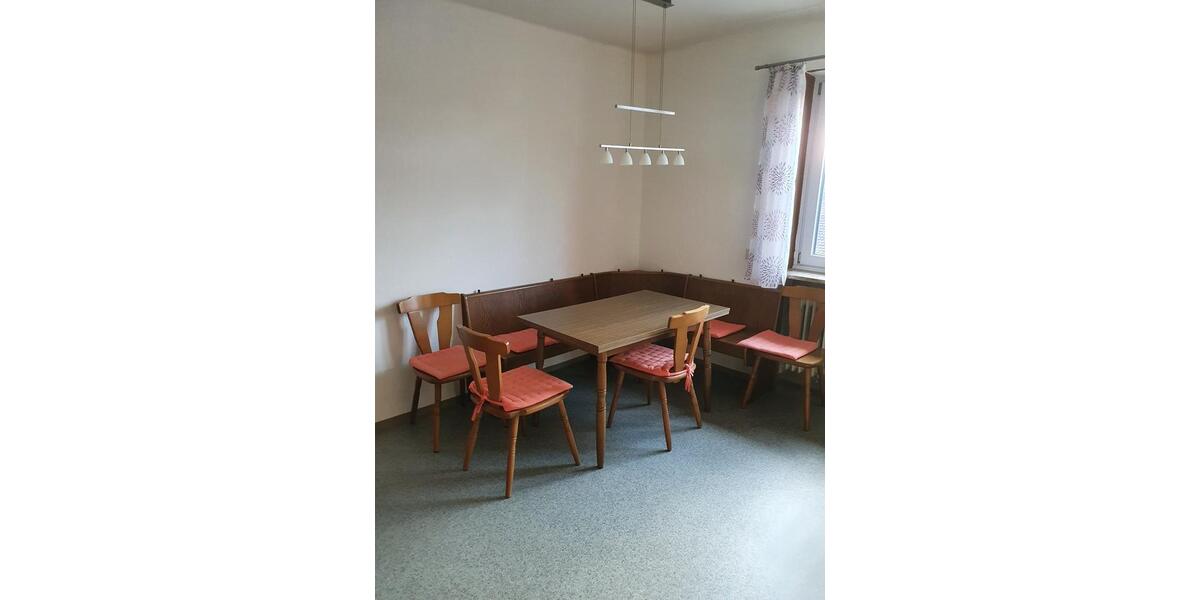 Etagenwohnung Hahnbach - 5 Zimmer, 106 m&sup2;, 750&euro; | Angebot:24611889