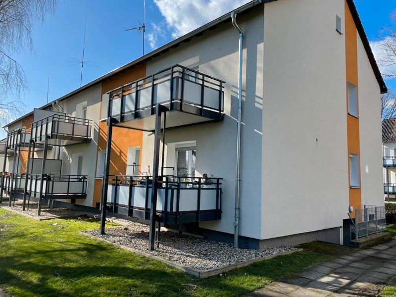 Zum Einzug bereit: praktische 2-Raum-Wohnung mit großem Balkon