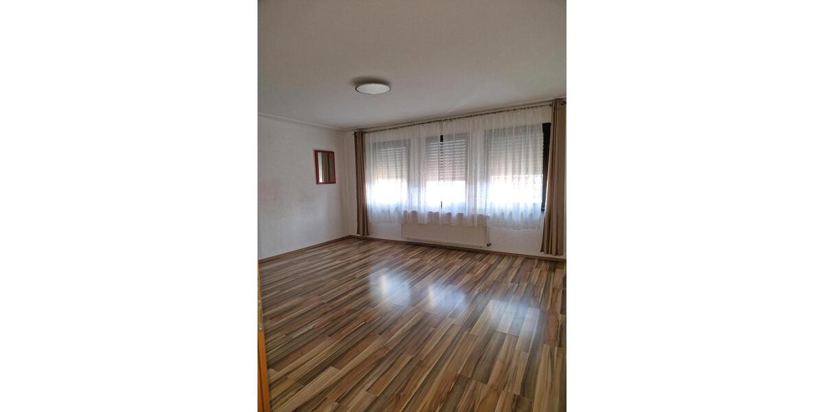 Etagenwohnung Merzig - 4 Zimmer, 120 m&sup2;, 800&euro; | Angebot:25793942