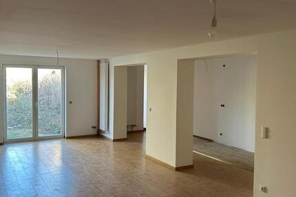 Wohnung Oschersleben (Bode) - 3 Zimmer, 105 m&sup2;, 1.090&euro; | Angebot:26544754