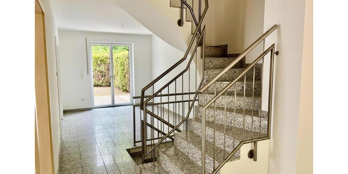 Doppelhaushälfte München Sendling-Westpark - 5 Zimmer, 172 m&sup2;, 3.400&euro; | Angebot:26579077