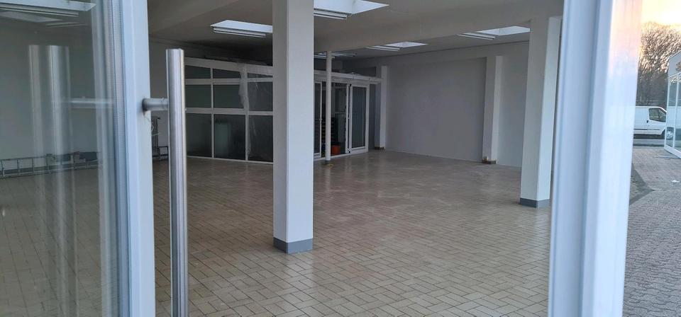 Vielseitig nutzbare Räumlichkeiten in Top-Lage von Düren zimmer