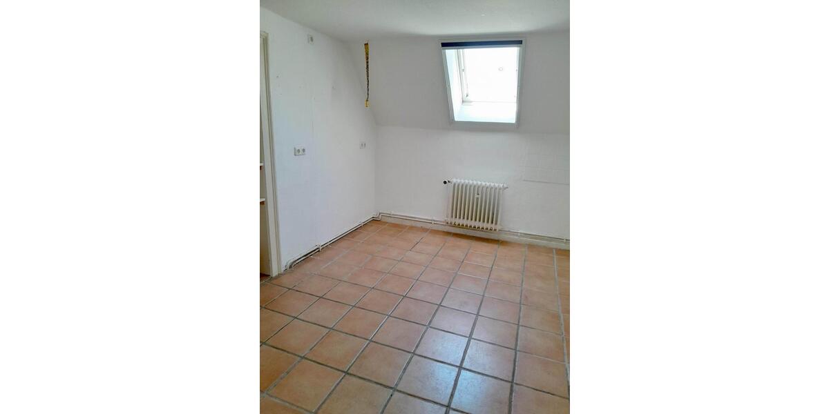 Dachgeschoßwohnung Schöningen - 6 Zimmer, 150 m&sup2;, 750&euro; | Angebot:25961083